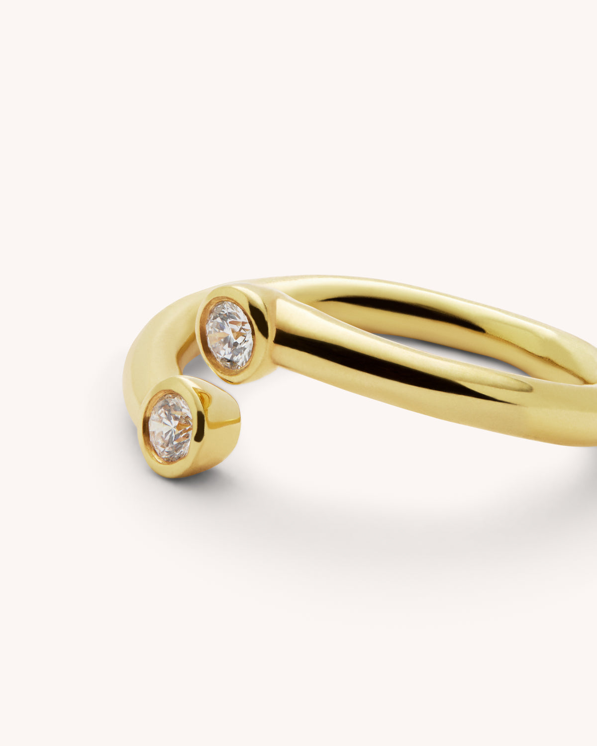 ANILLO ABIERTO HUG PLATA & DIAMANTES