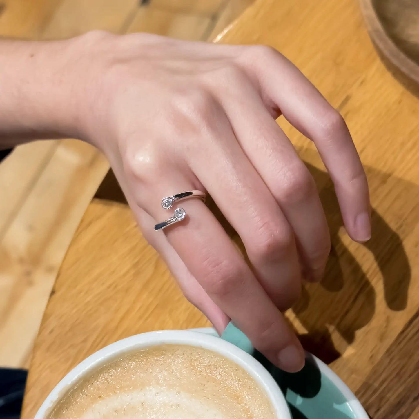 ANILLO ABIERTO HUG PLATA & DIAMANTES