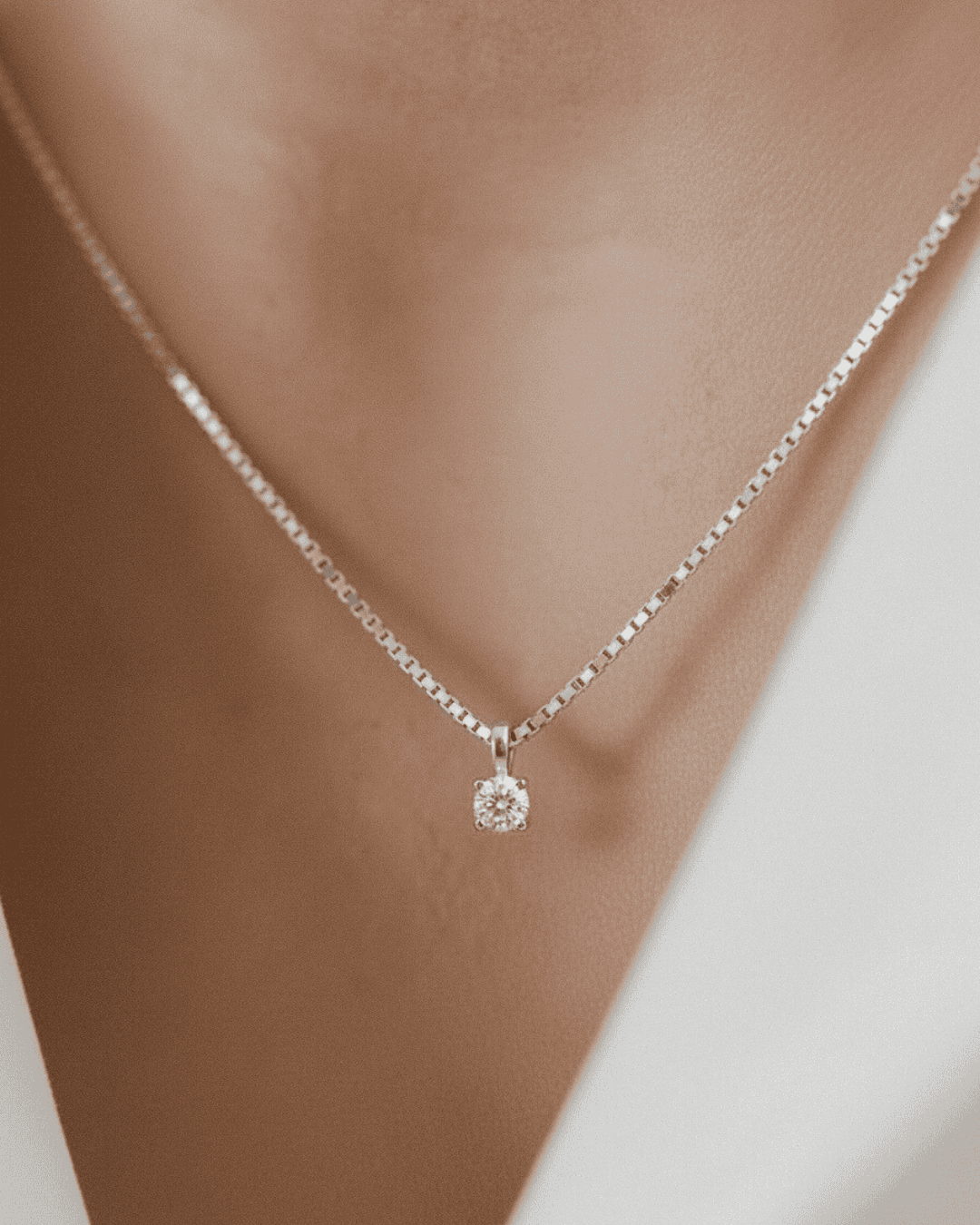 Aura - Colgante punto de luz con cadena