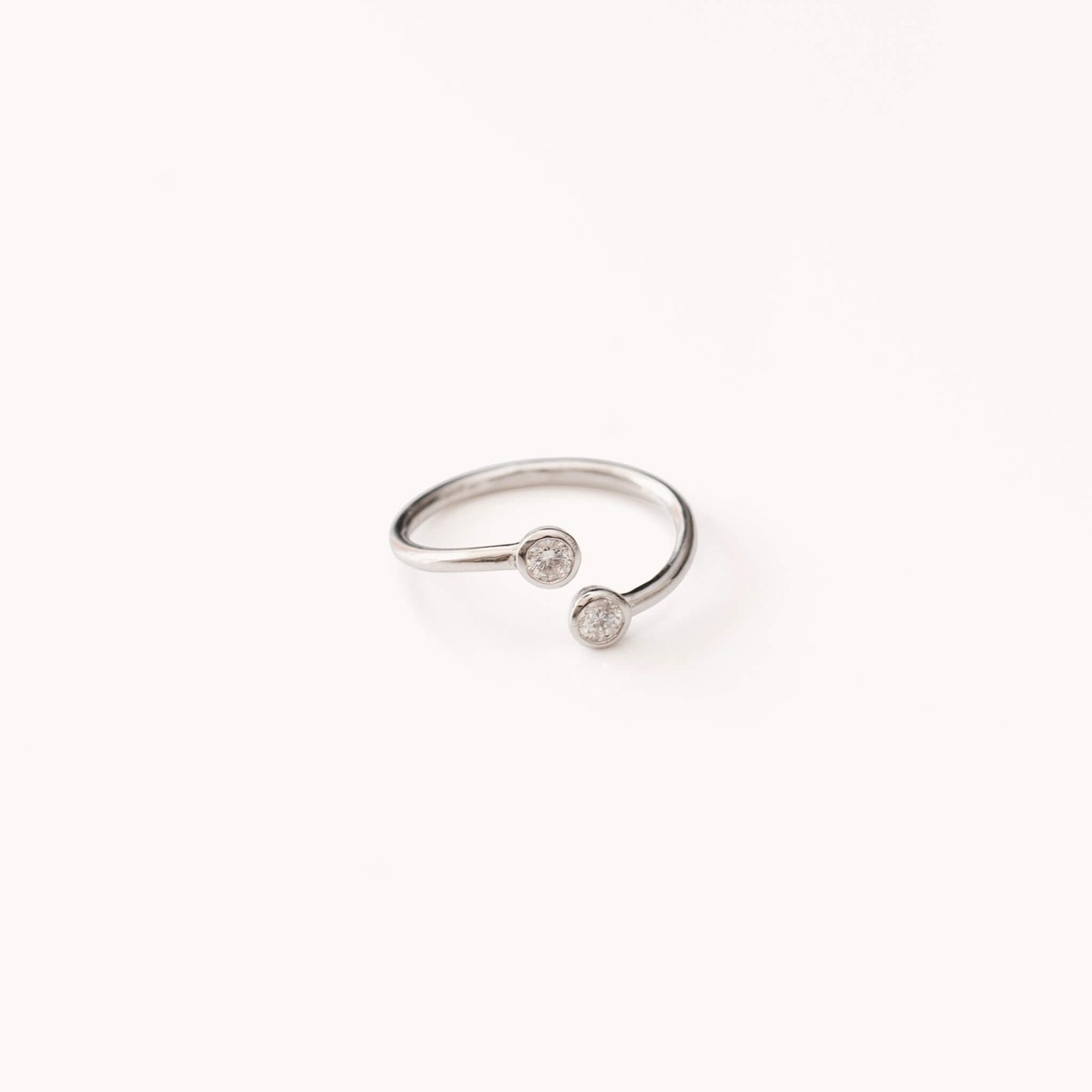 ANILLO HUG PLATA Y DIAMANTES